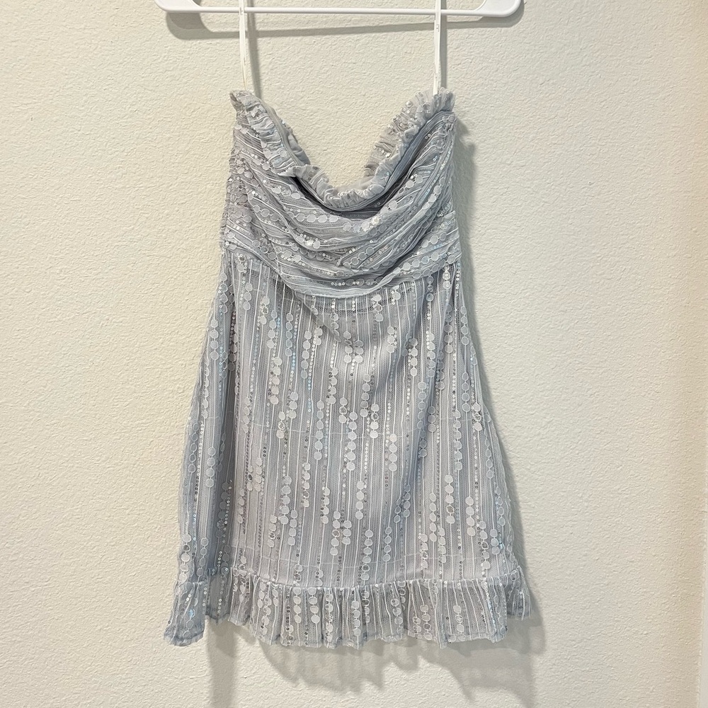 Lulu’s Strapless mini dress